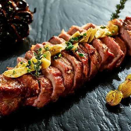Crowne Plaza Porto By Ihg Hotel Екстериор снимка A pork tenderloin