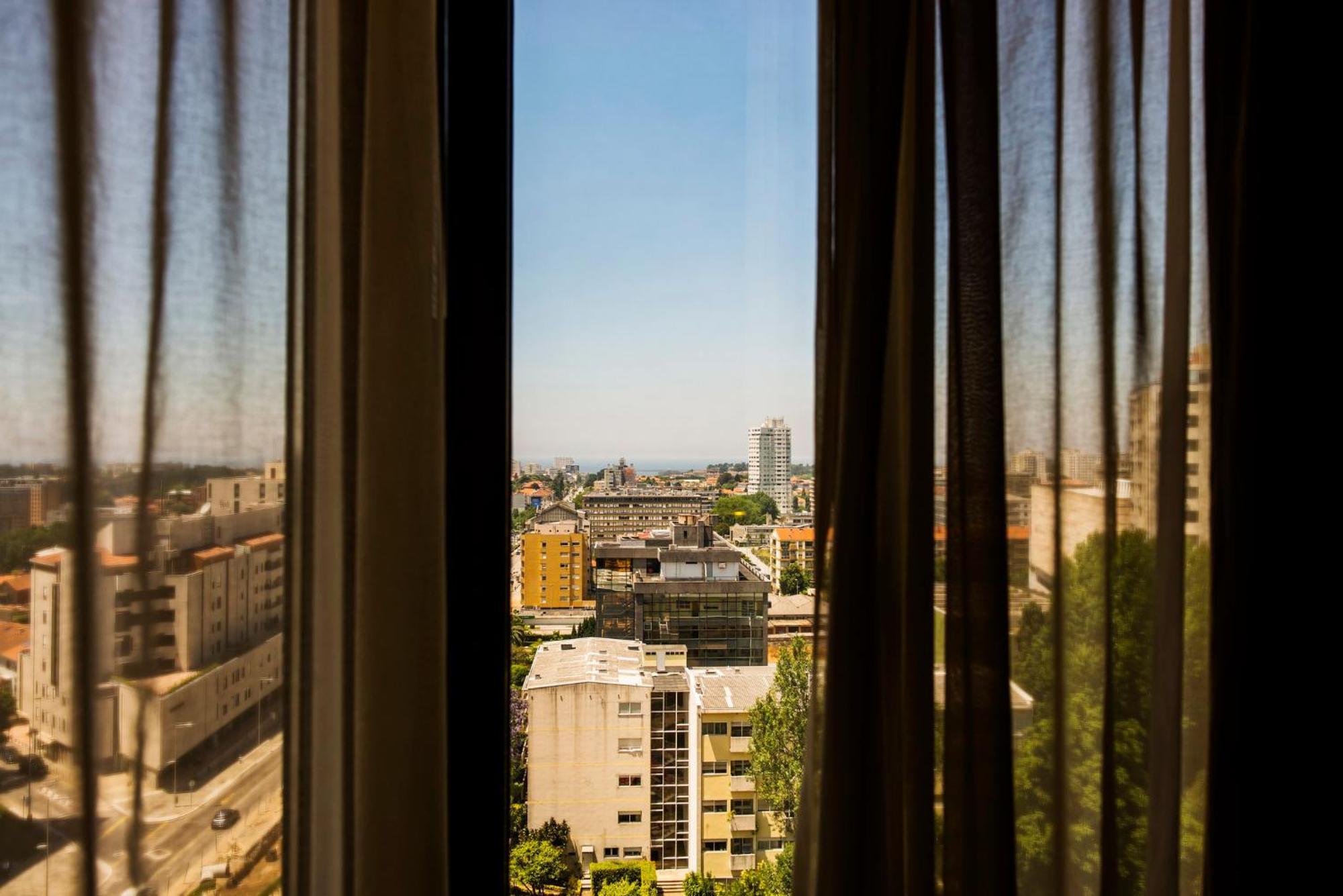 Crowne Plaza Porto By Ihg Hotel Екстериор снимка View from the window of a cell at the prison