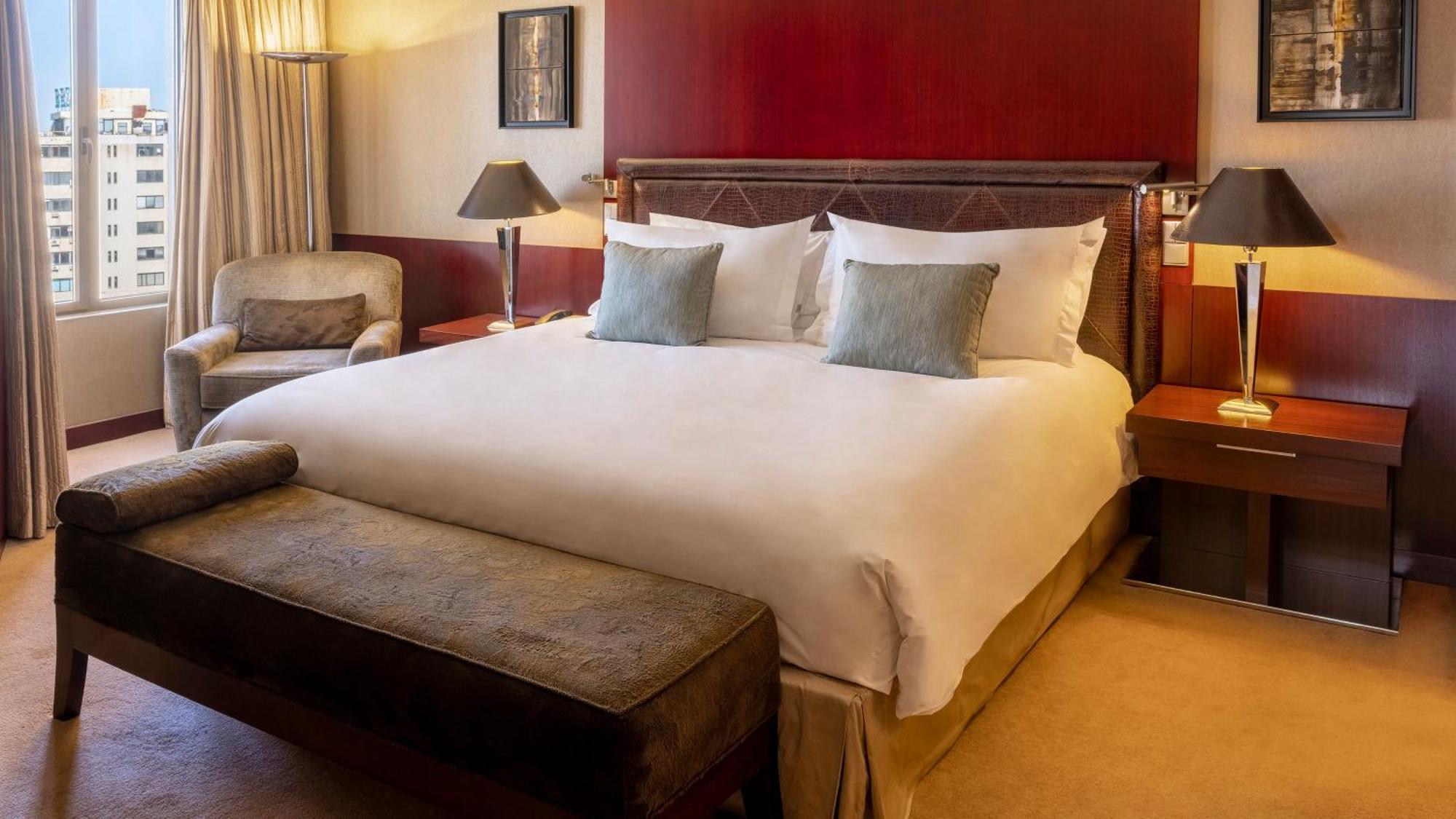 Crowne Plaza Porto By Ihg Hotel Екстериор снимка A bedroom at the InterContinental
