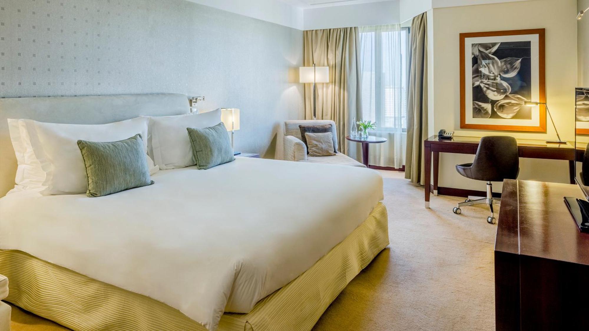 Crowne Plaza Porto By Ihg Hotel Екстериор снимка A room at the InterContinental London Park Lane