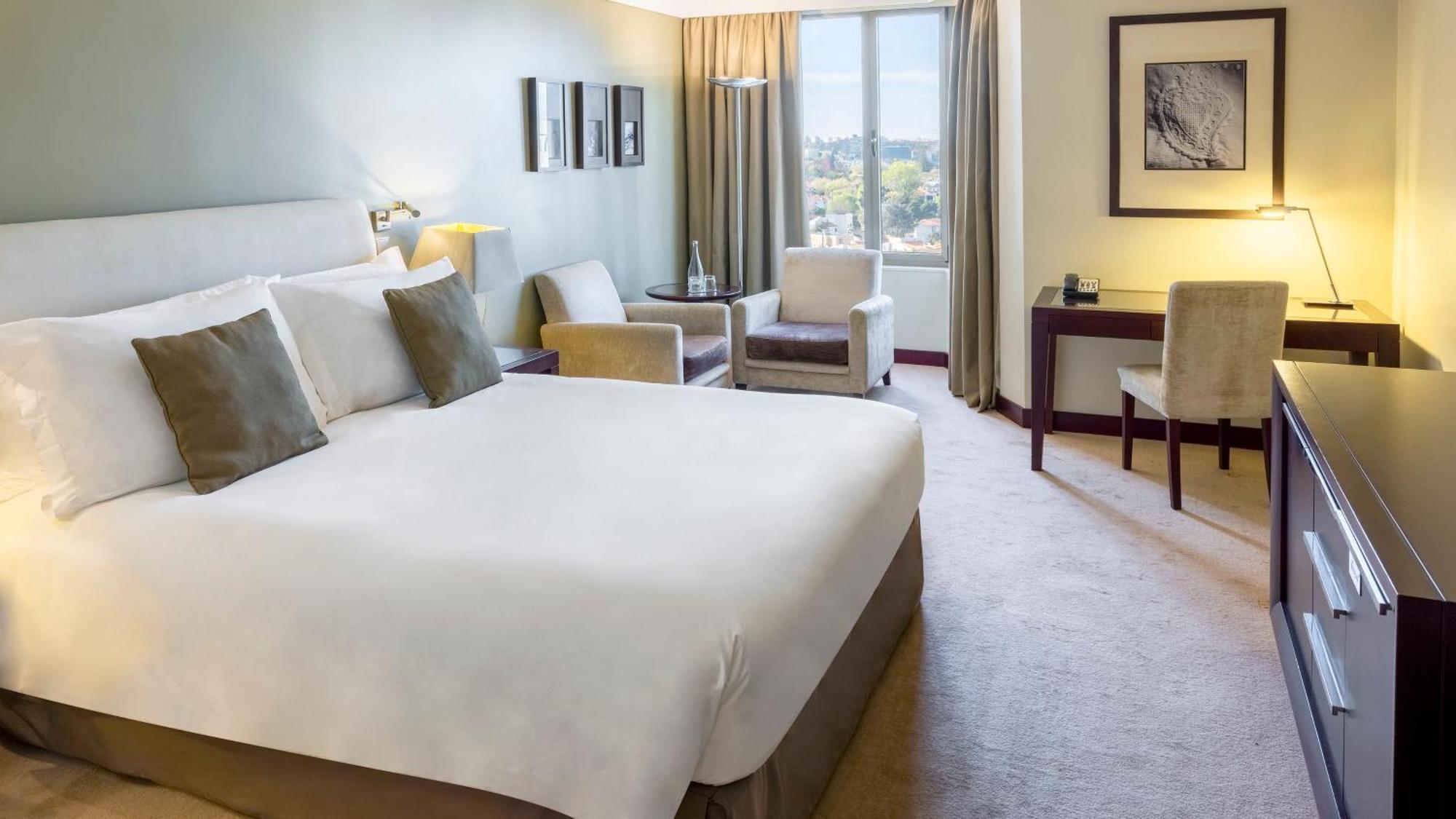 Crowne Plaza Porto By Ihg Hotel Екстериор снимка A room at the hotel