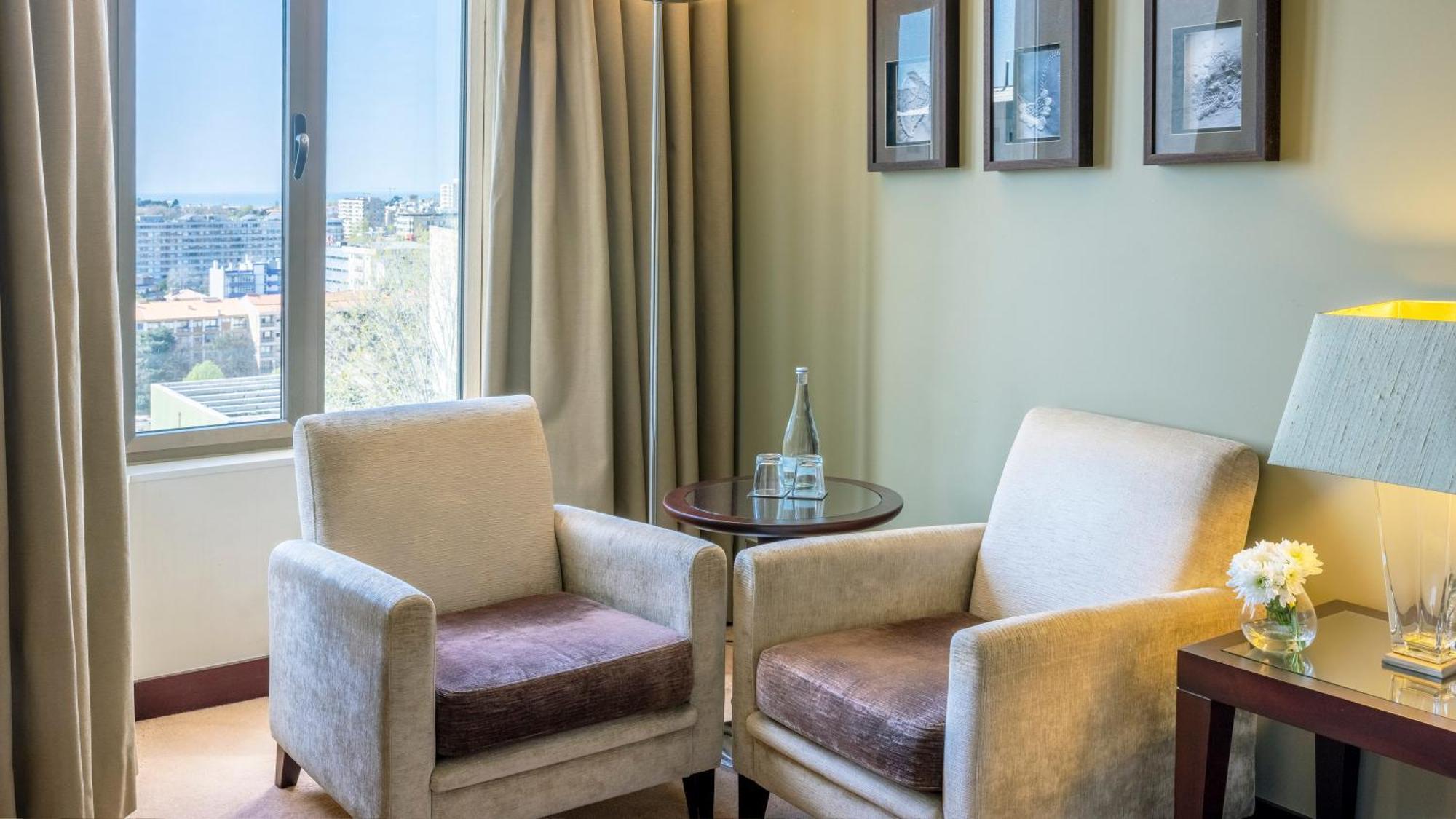 Crowne Plaza Porto By Ihg Hotel Екстериор снимка A room at the hotel