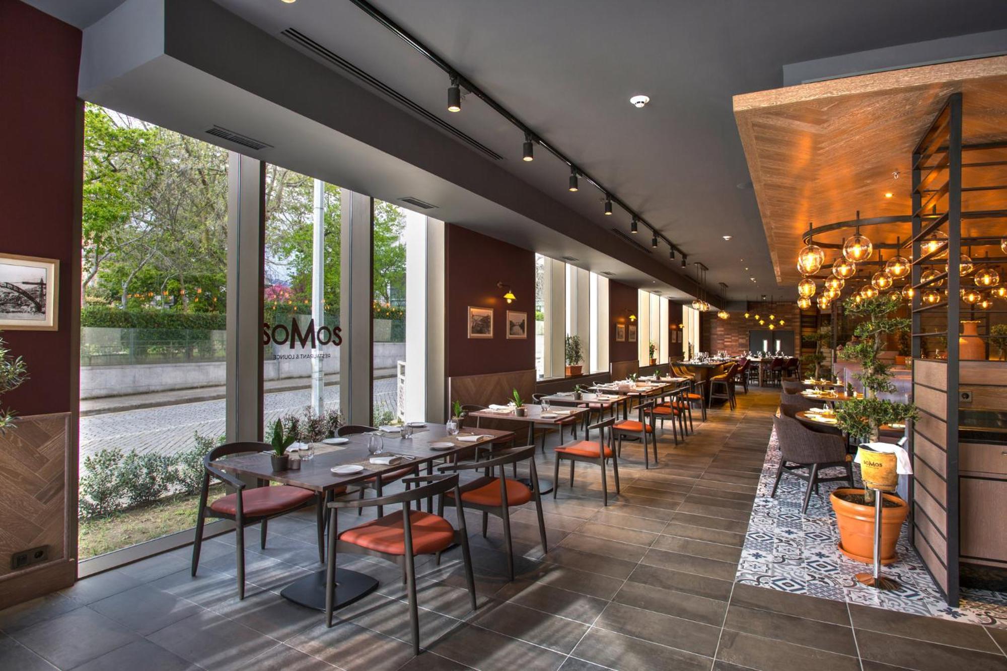 Crowne Plaza Porto By Ihg Hotel Екстериор снимка SOMOS Restaurant