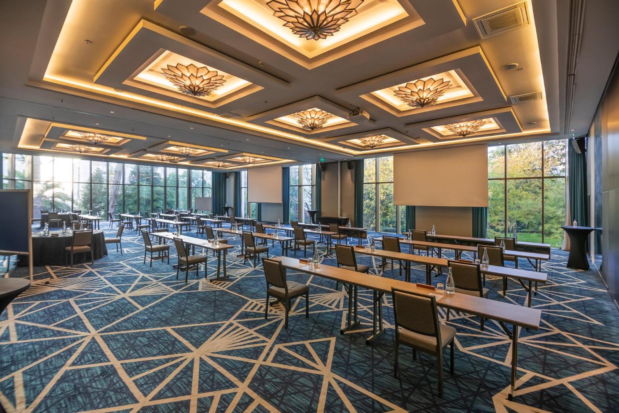 Crowne Plaza Porto By Ihg Hotel Екстериор снимка The ballroom