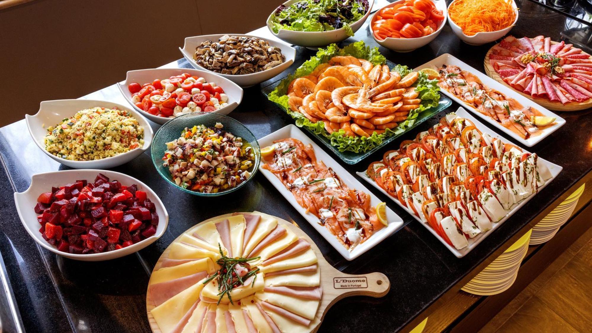 Crowne Plaza Porto By Ihg Hotel Екстериор снимка A buffet